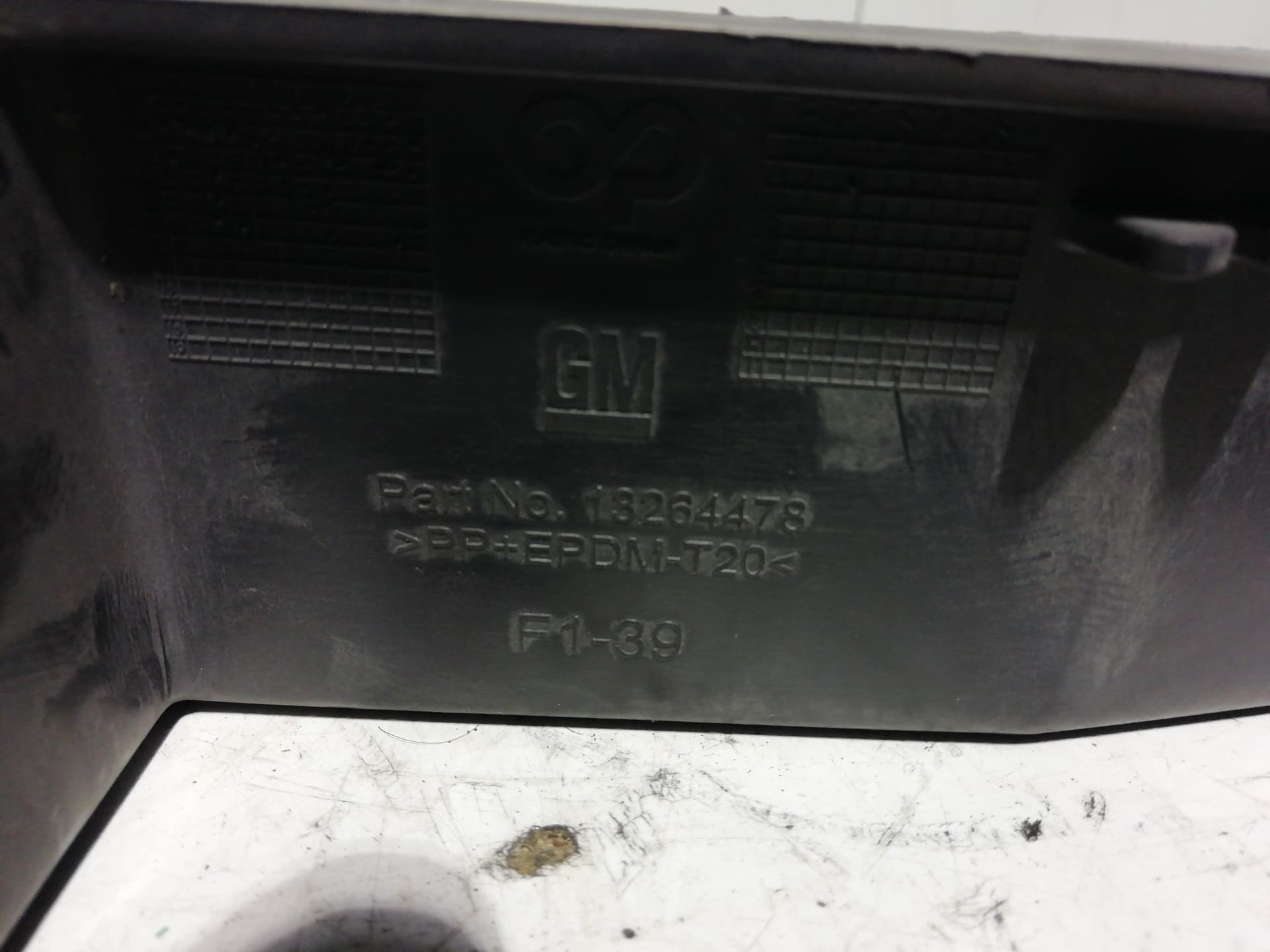 Plastico OPEL ASTRA J SPORTS TOURER 2