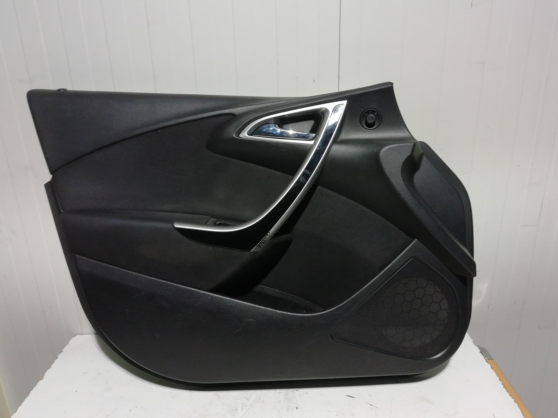 Guarnecido puerta delantera derecha OPEL ASTRA J SPORTS TOURER 4