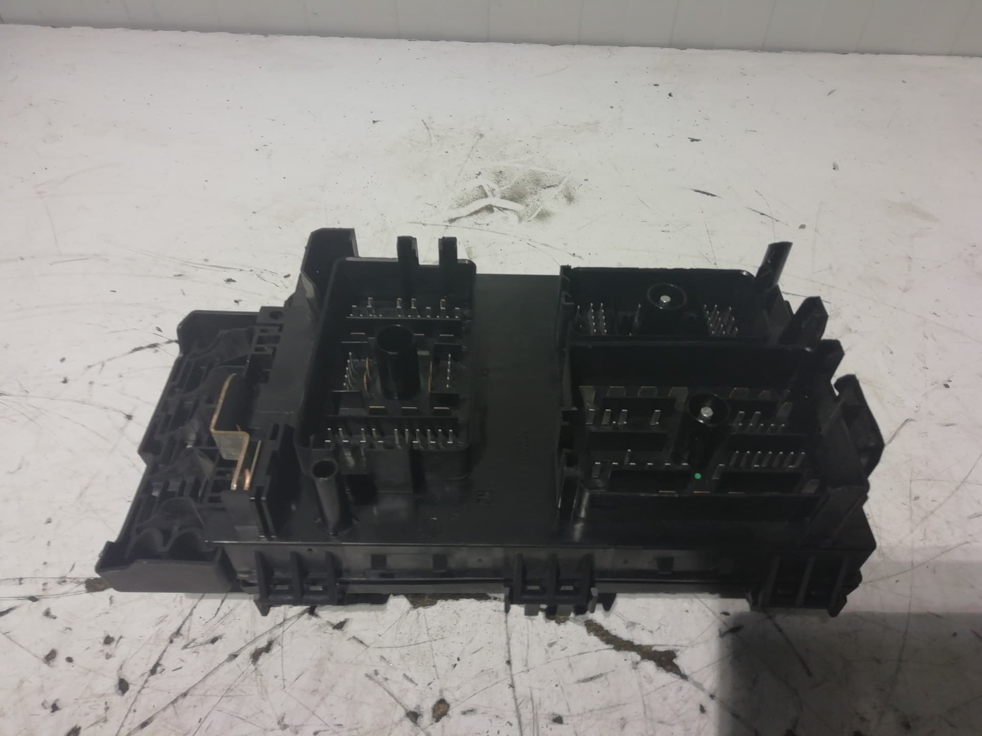 Caja reles / fusibles OPEL ASTRA J SPORTS TOURER 2
