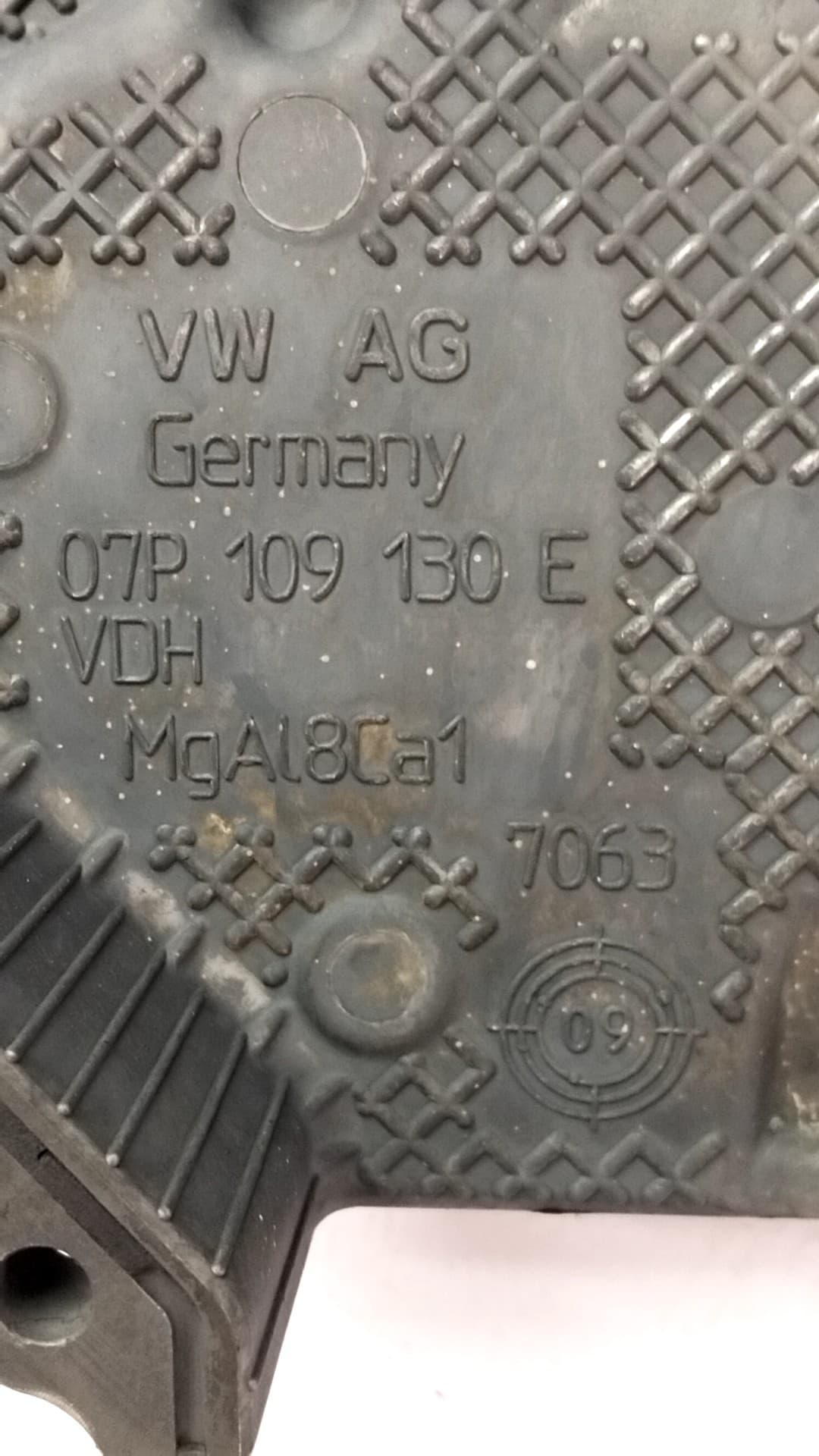 Tapa distribucion AUDI A8 (4N2/4N8) 2