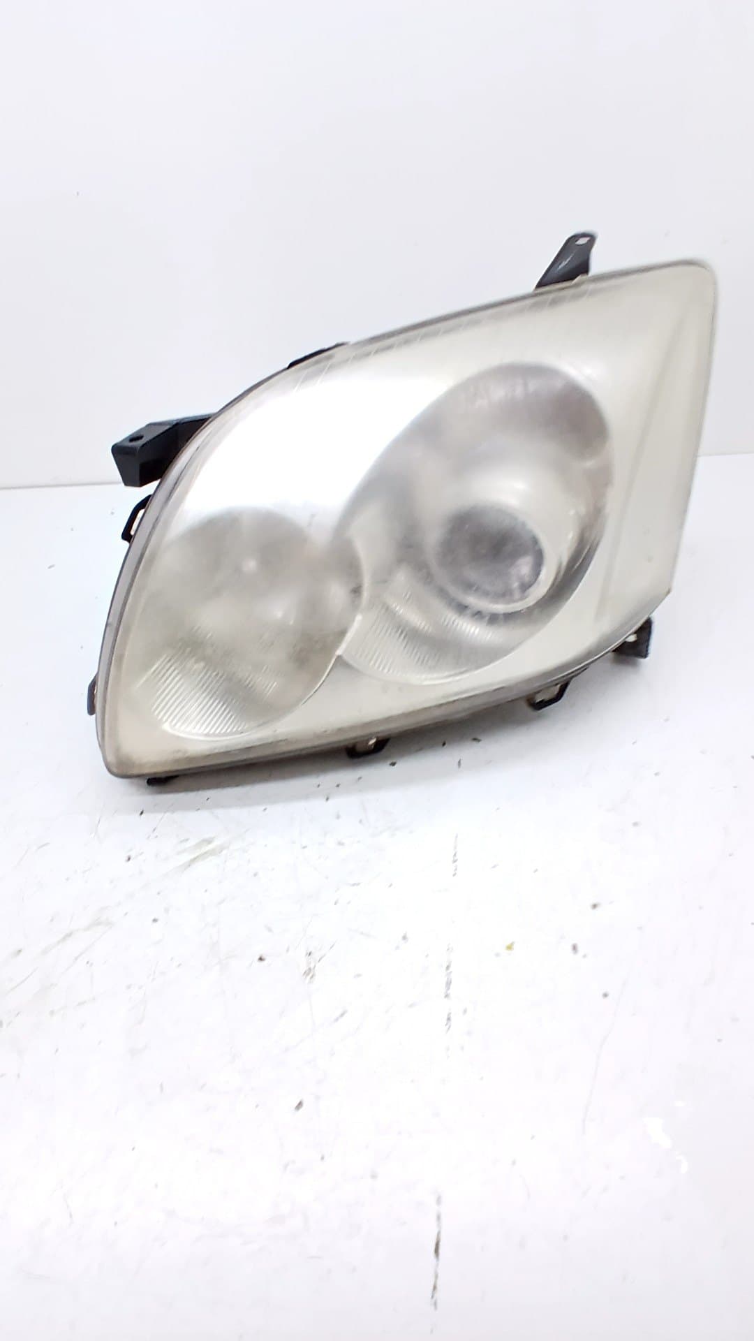 Faro izquierdo TOYOTA AVENSIS