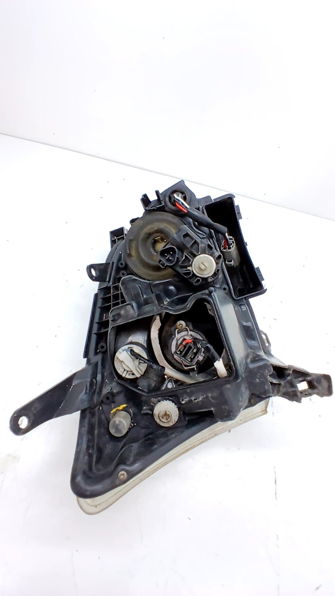 Faro izquierdo TOYOTA AVENSIS 2