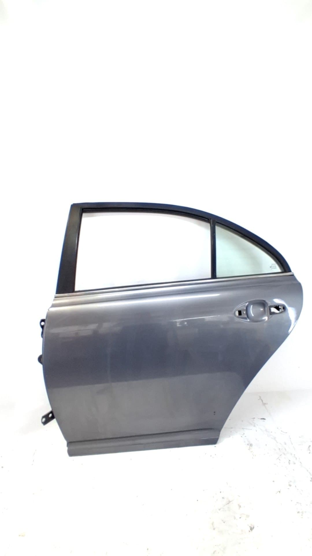 Puerta trasera izquierda TOYOTA AVENSIS