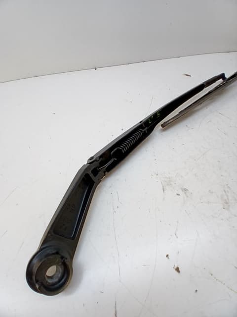 Brazo limpia delantero derecho KIA CARENS ( )