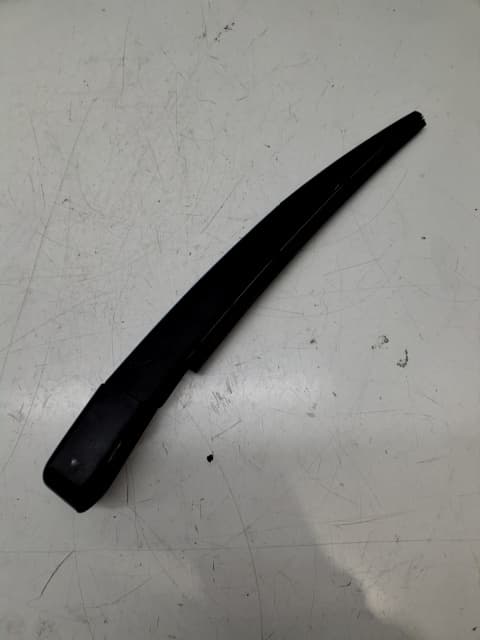 Brazo limpia trasero KIA CARENS ( ) 2