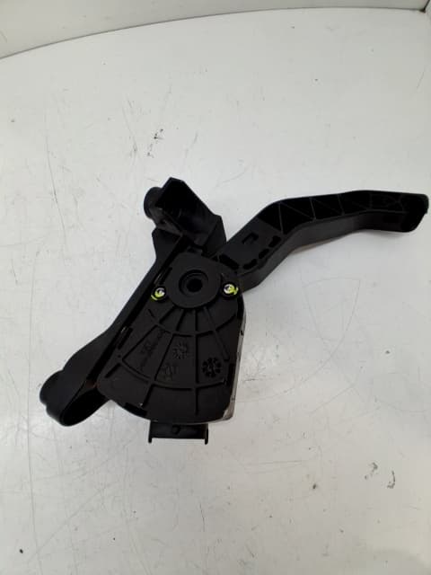 Pedal acelerador KIA CARENS ( )