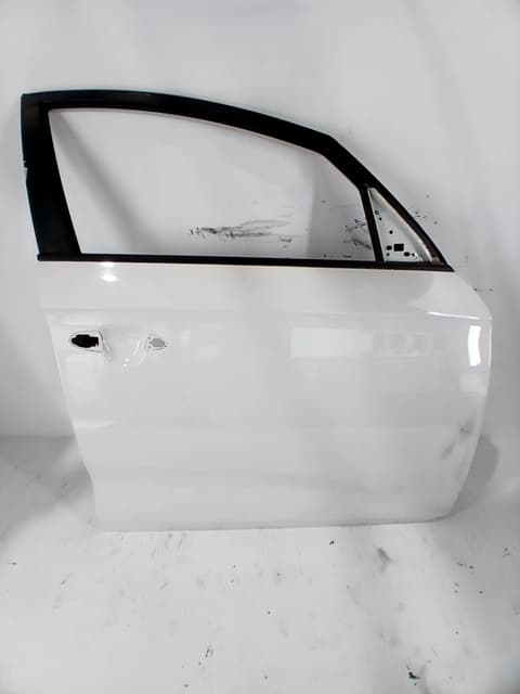 Puerta delantera derecha KIA CARENS ( ) 3