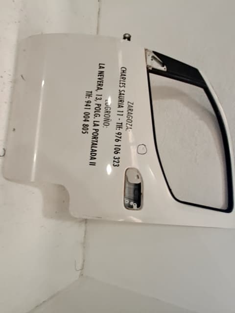 Puerta delantera izquierda NISSAN NV 200 (M20) 3