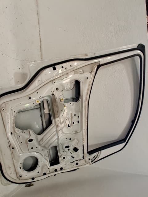 Puerta delantera izquierda NISSAN NV 200 (M20) 2