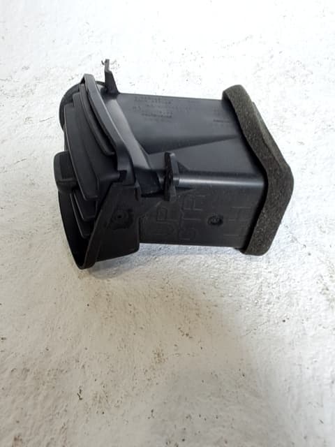 Recambio NISSAN NV 200 (M20) ref. 68751BJ04A 4