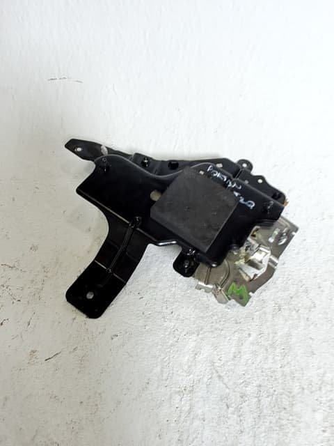 Cerradura maletero / porton NISSAN NV 200 (M20) 2