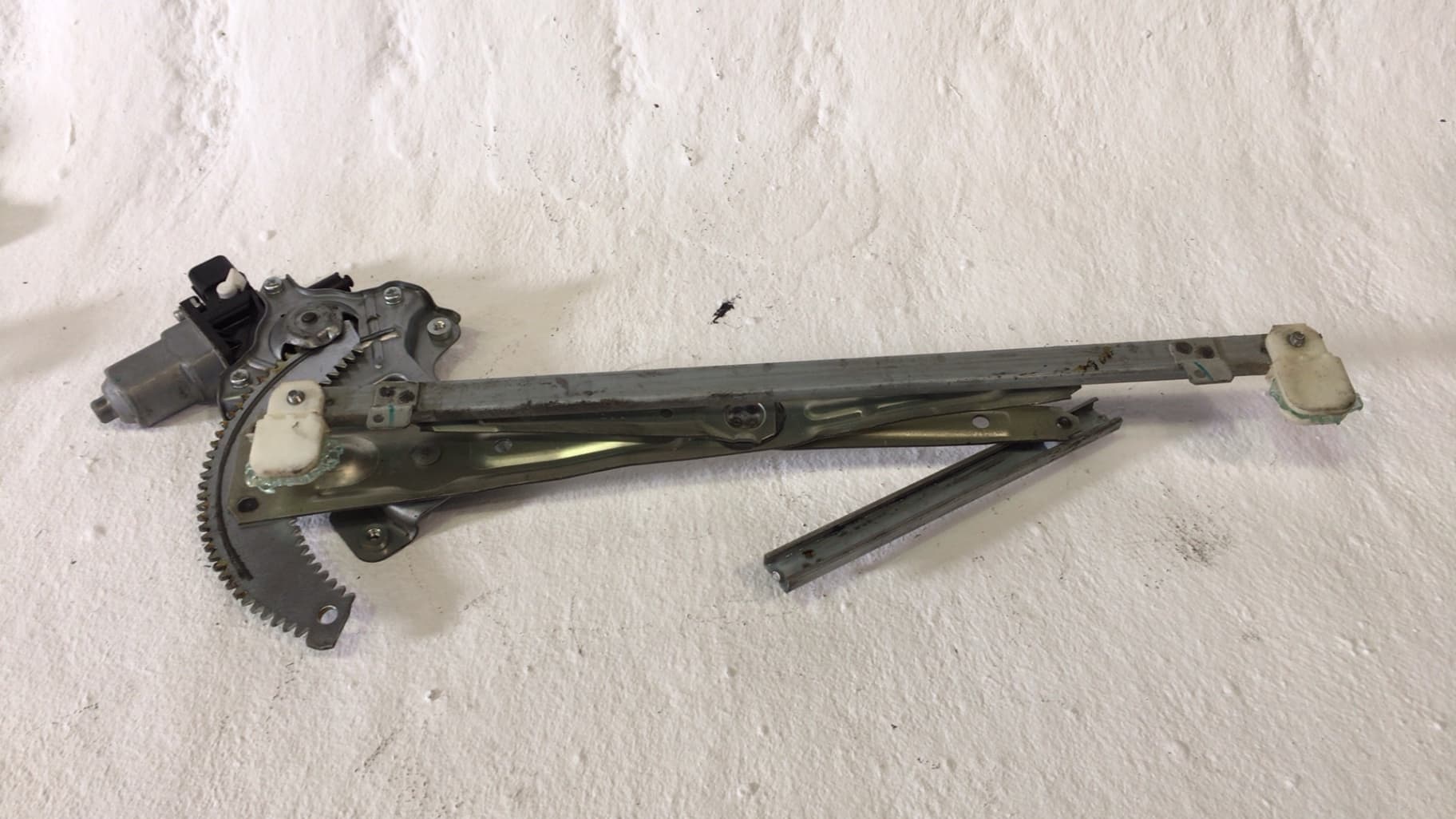 Elevalunas delantero derecho PEUGEOT 4007