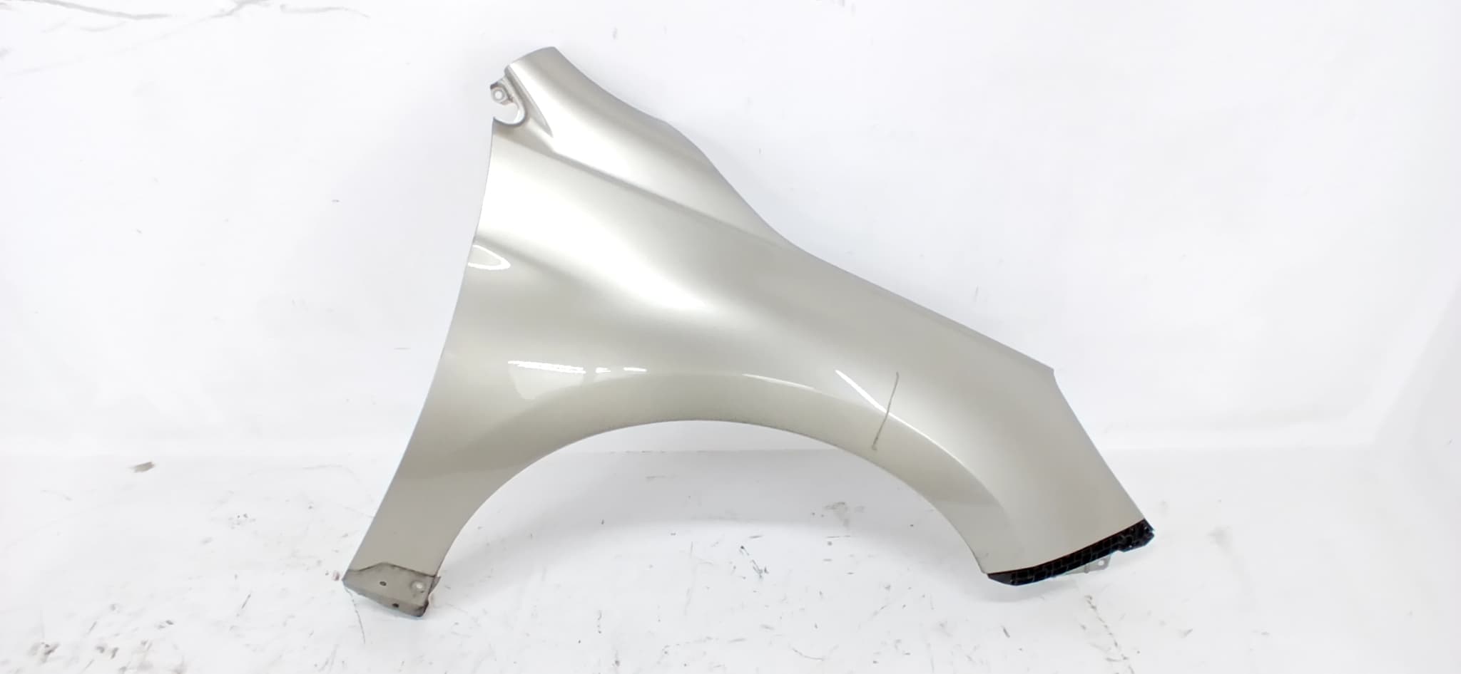 Aleta delantera derecha SUBARU LEGACY BERL./FAMILIAR B11 (BD/BG)