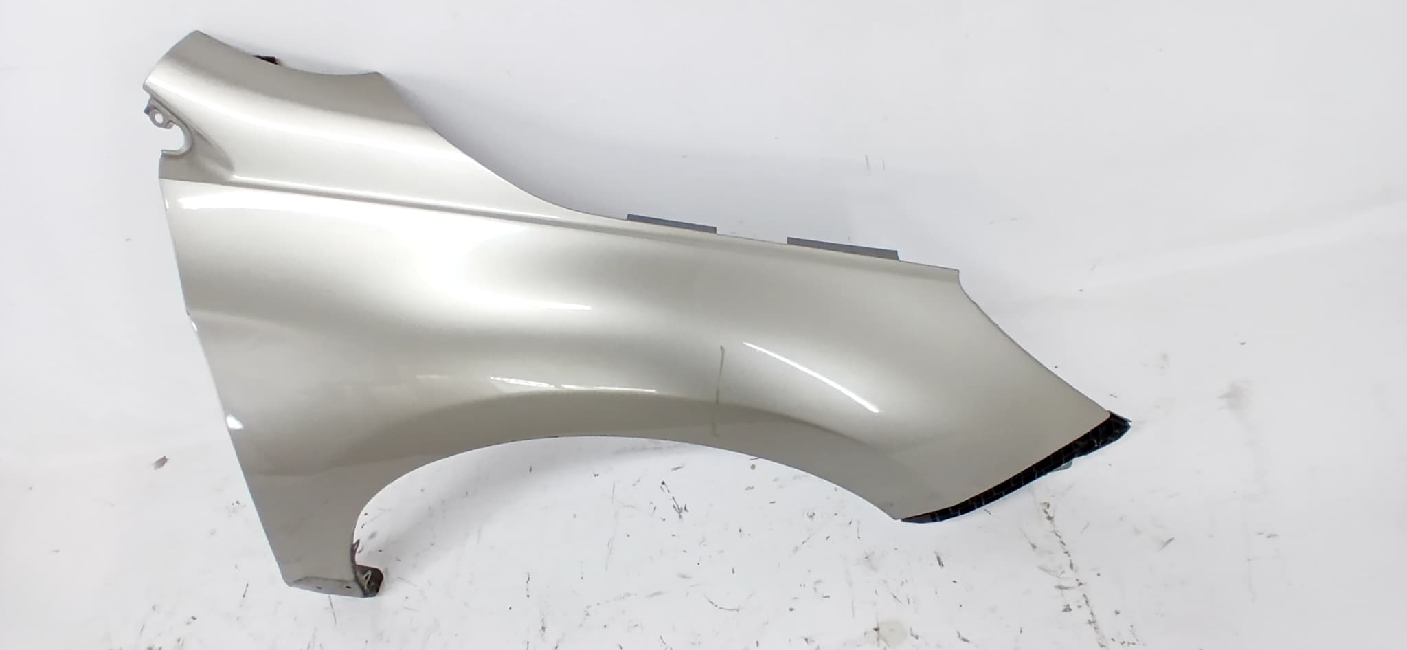 Aleta delantera derecha SUBARU LEGACY BERL./FAMILIAR B11 (BD/BG) 3