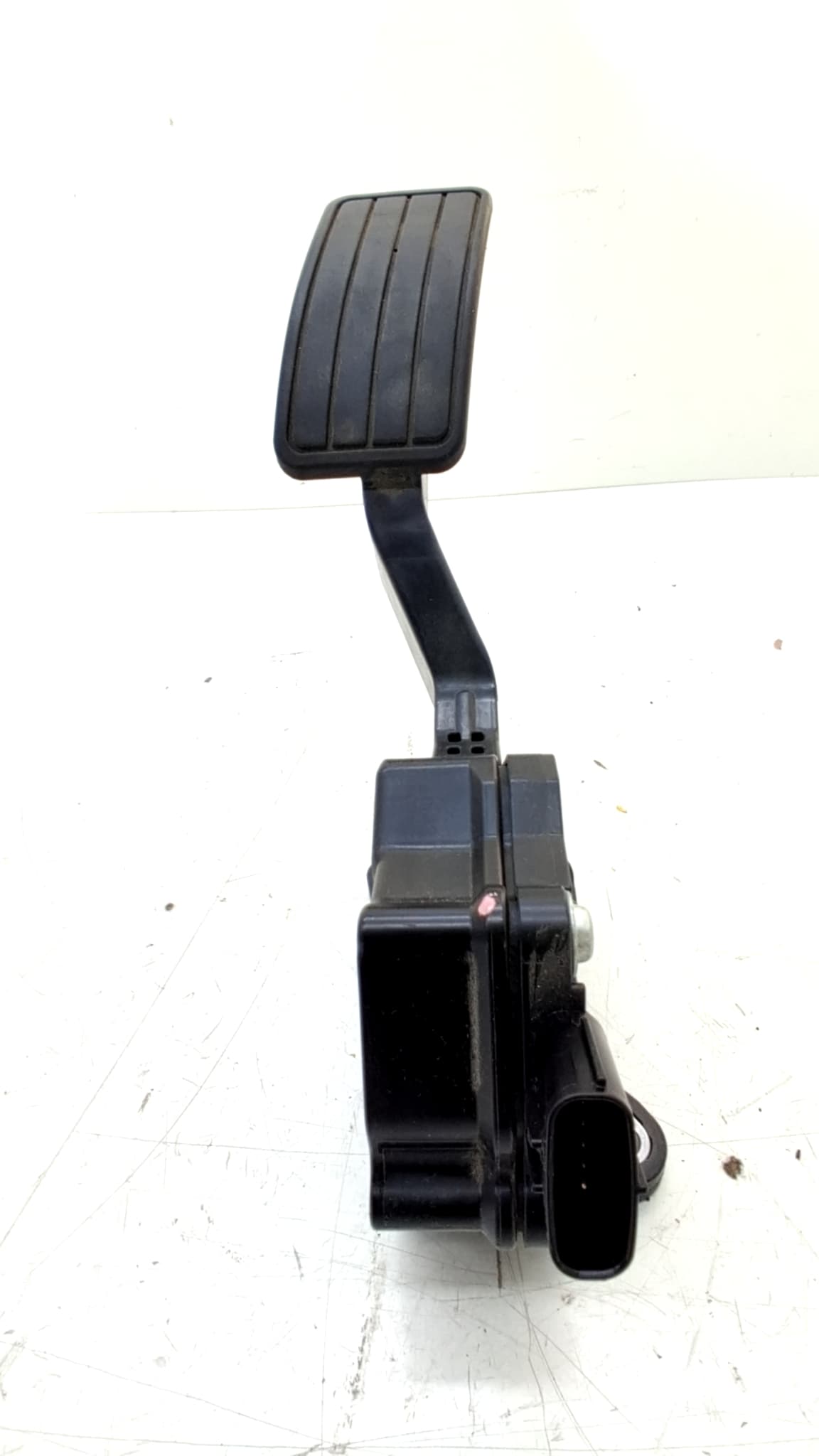 Pedal acelerador SUBARU LEGACY BERL./FAMILIAR B11 (BD/BG)