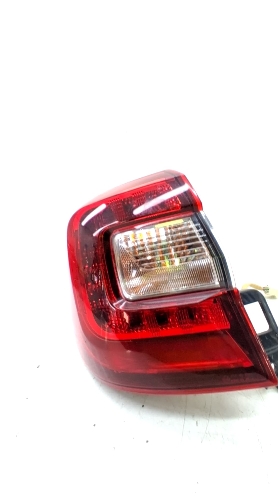 Piloto trasero izquierdo SUBARU LEGACY BERL./FAMILIAR B11 (BD/BG)