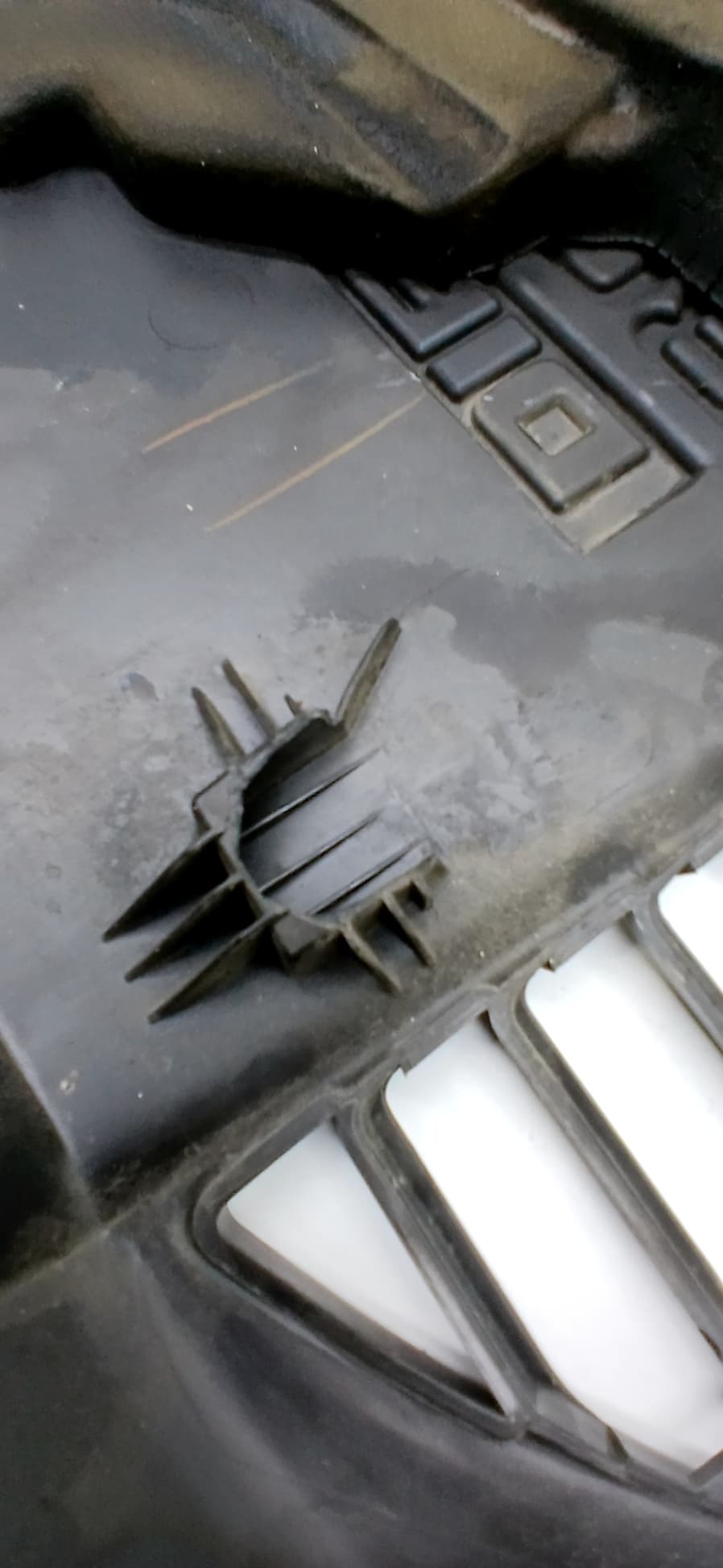 Tapa motor SUBARU LEGACY BERL./FAMILIAR B11 (BD/BG) 2