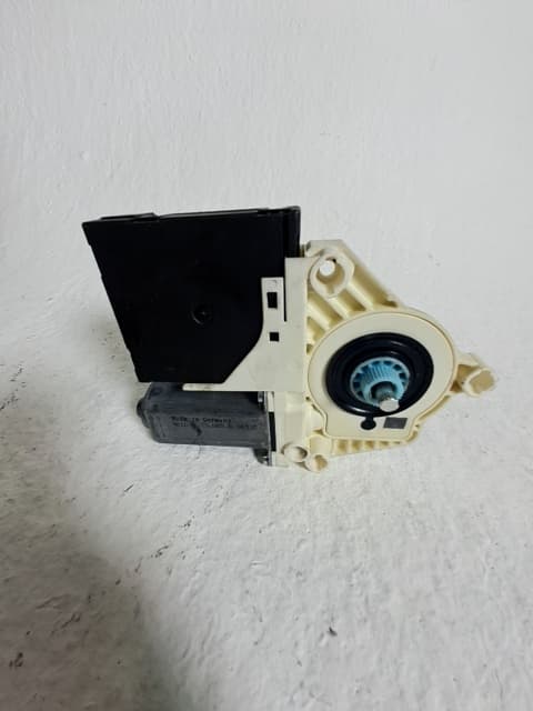 Motor elevalunas delantero derecho SEAT LEON (1P1) 4