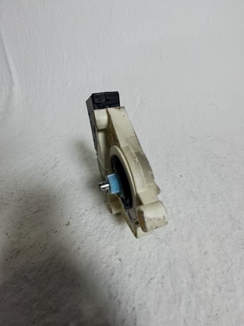 Motor elevalunas delantero izquierdo SEAT LEON (1P1) 3