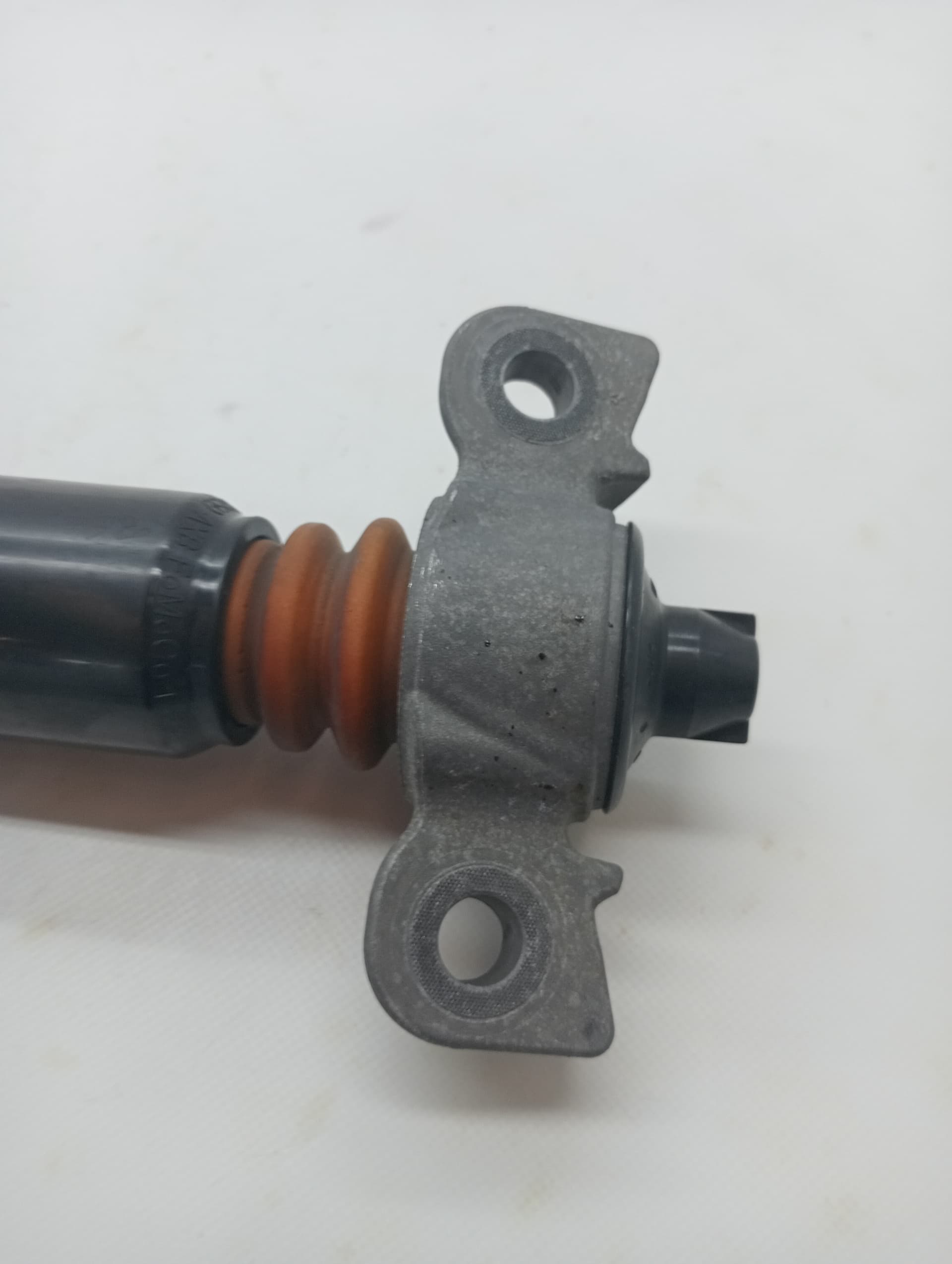 Amortiguador trasero derecho FORD MONDEO TURN. 3
