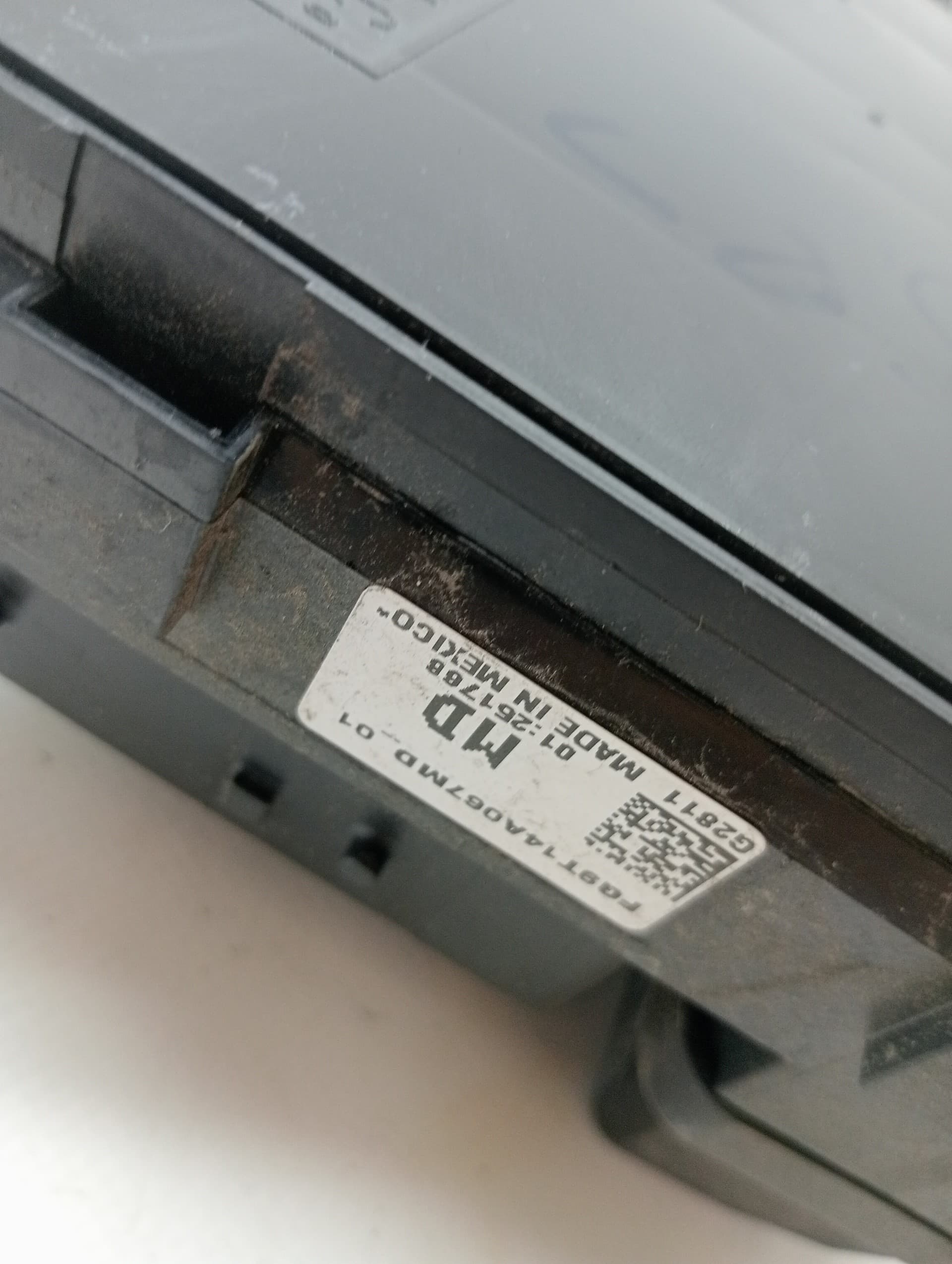 Caja reles / fusibles FORD MONDEO TURN. 2