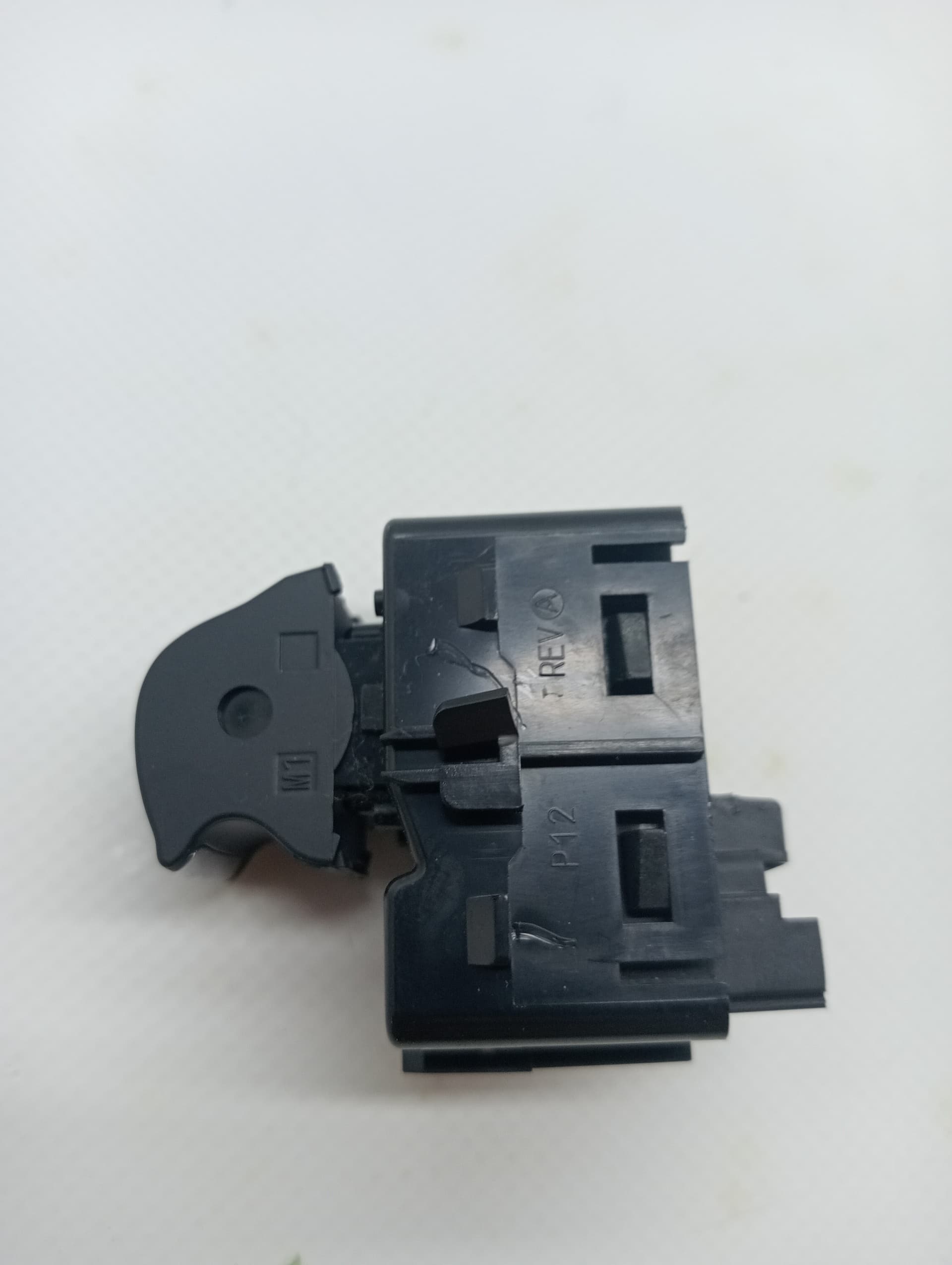 Mando elevalunas trasero derecho FORD MONDEO TURN. 2