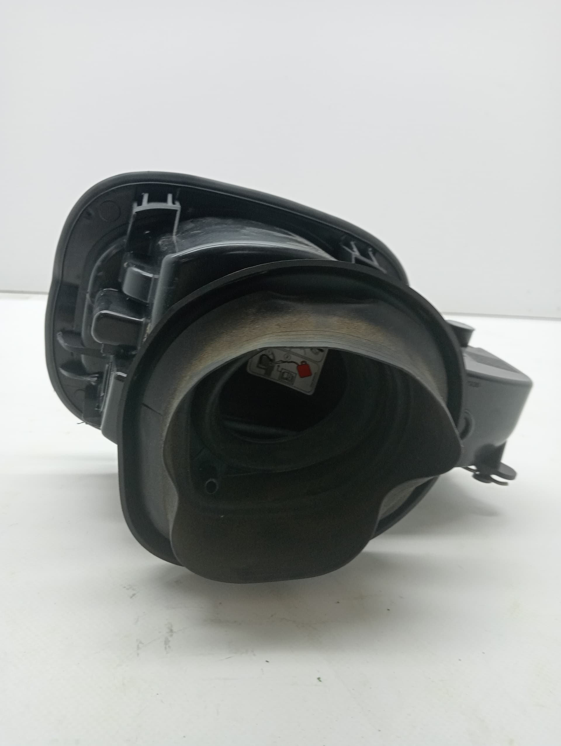 Tapa exterior combustible FORD MONDEO TURN. 3