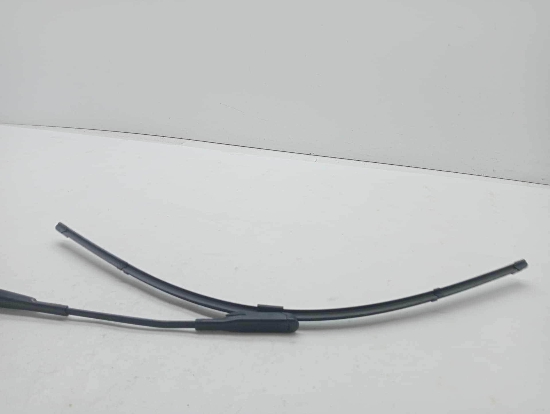 Brazo limpia delantero derecho FORD MONDEO TURN. 2