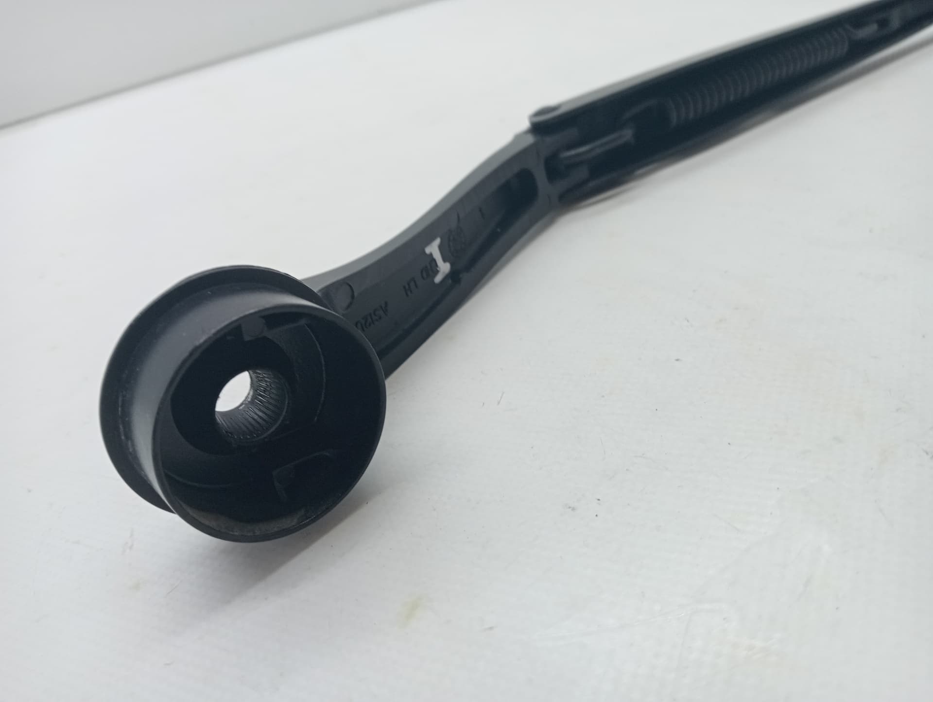 Brazo limpia delantero izquierdo FORD MONDEO TURN. 3