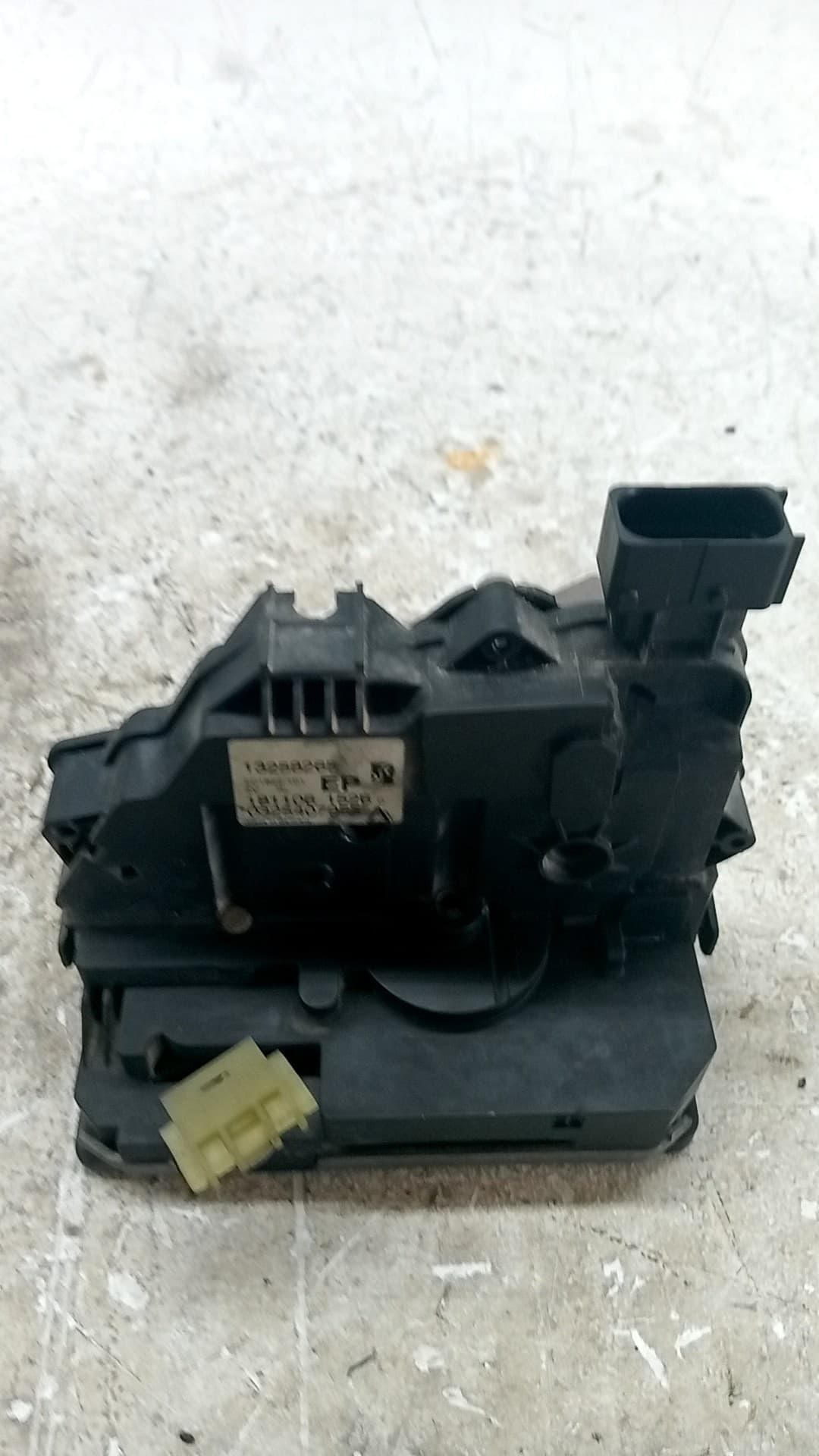 Cerradura puerta trasera izquierda OPEL CORSA D 3