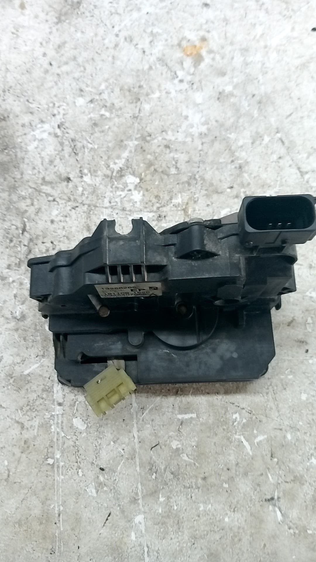 Cerradura puerta trasera izquierda OPEL CORSA D 2