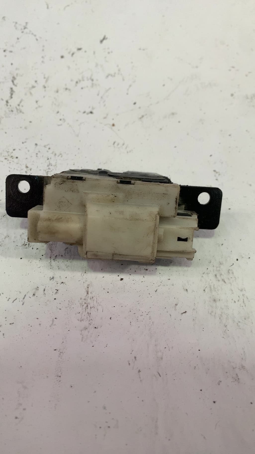 Cerradura maletero / porton RENAULT CLIO III 2