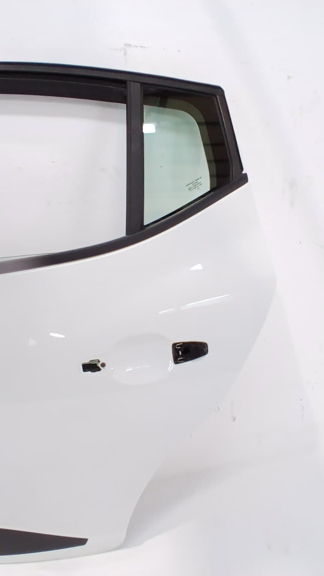 Puerta trasera izquierda DACIA SANDERO 4