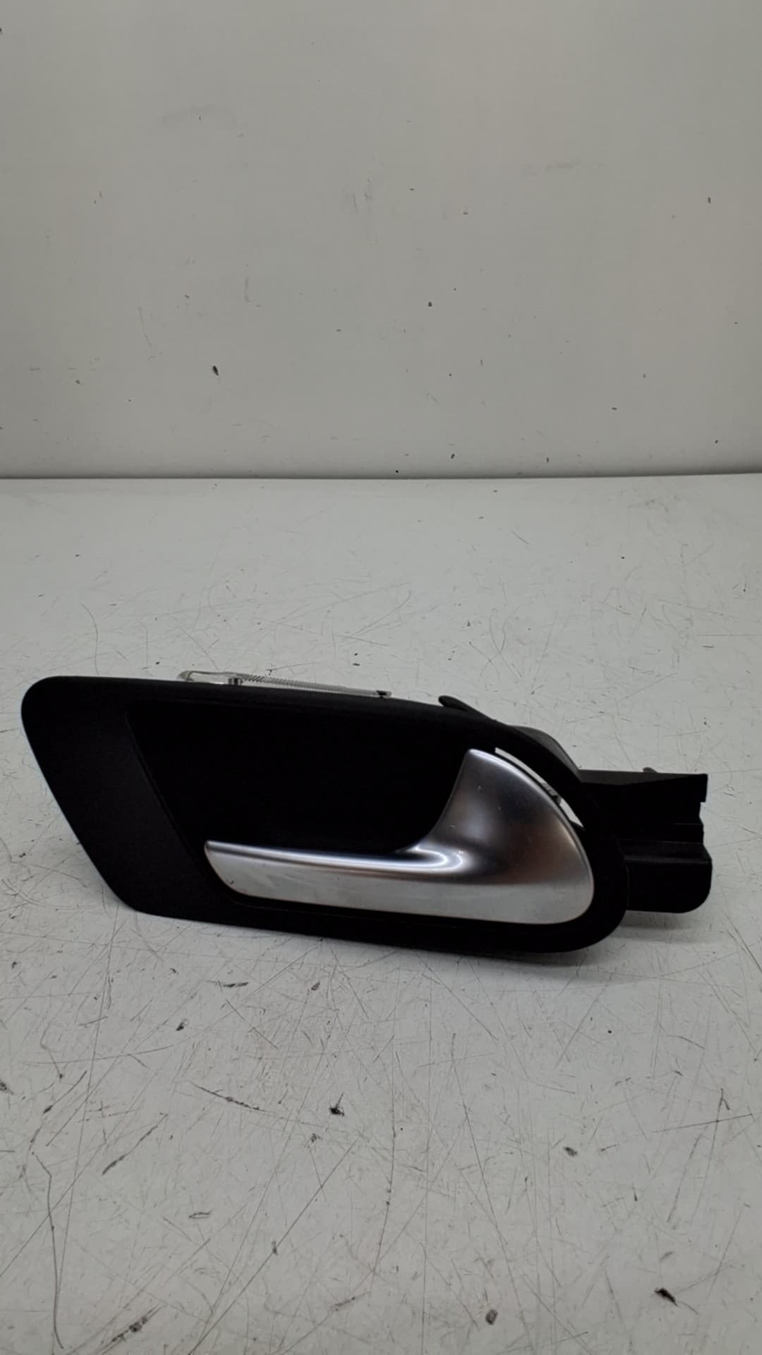 Maneta interior delantera derecha VOLKSWAGEN TIGUAN (AX1) 5