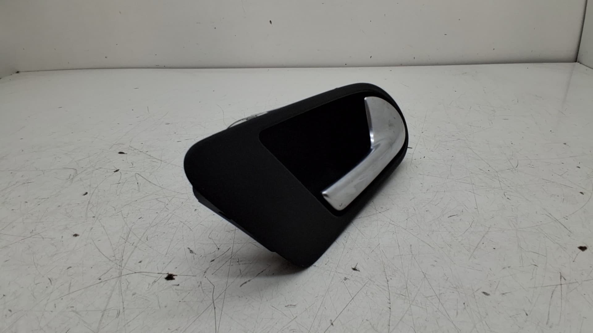 Maneta interior delantera derecha VOLKSWAGEN TIGUAN (AX1) 2