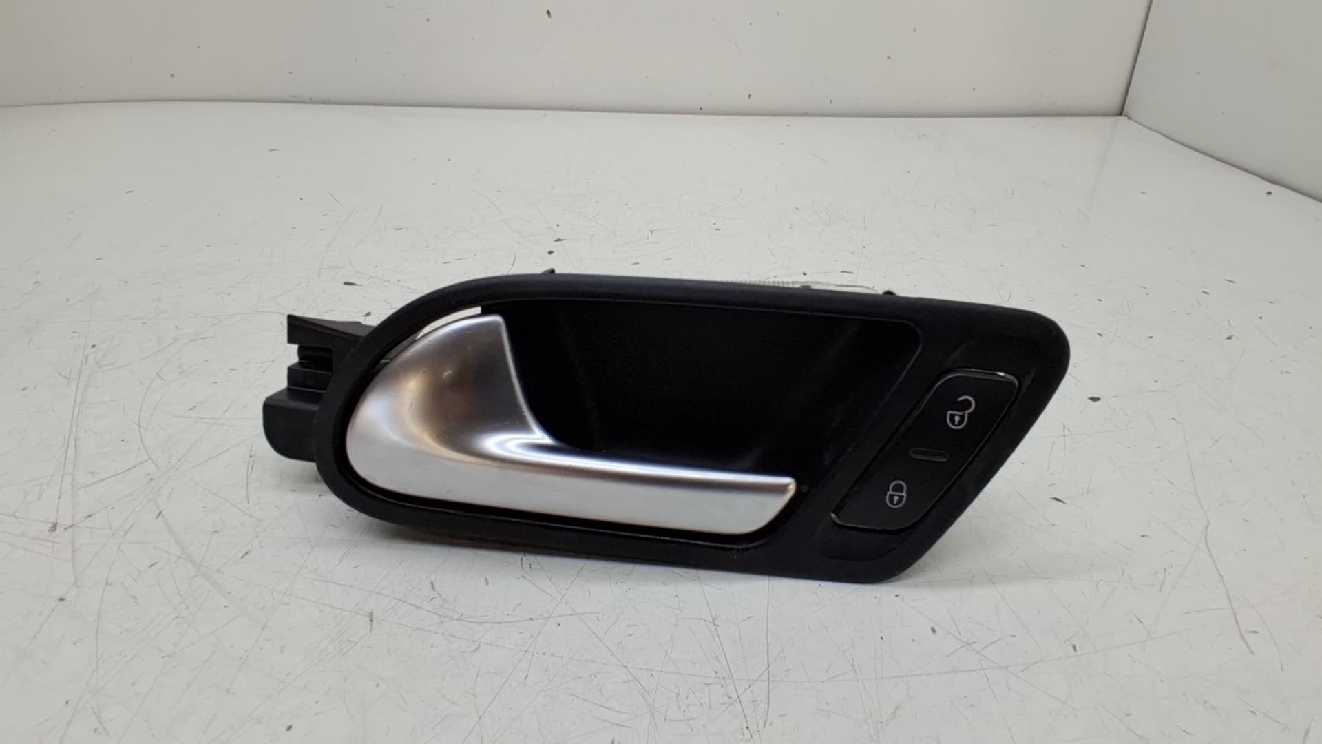 Maneta interior delantera izquierda VOLKSWAGEN TIGUAN (AX1)