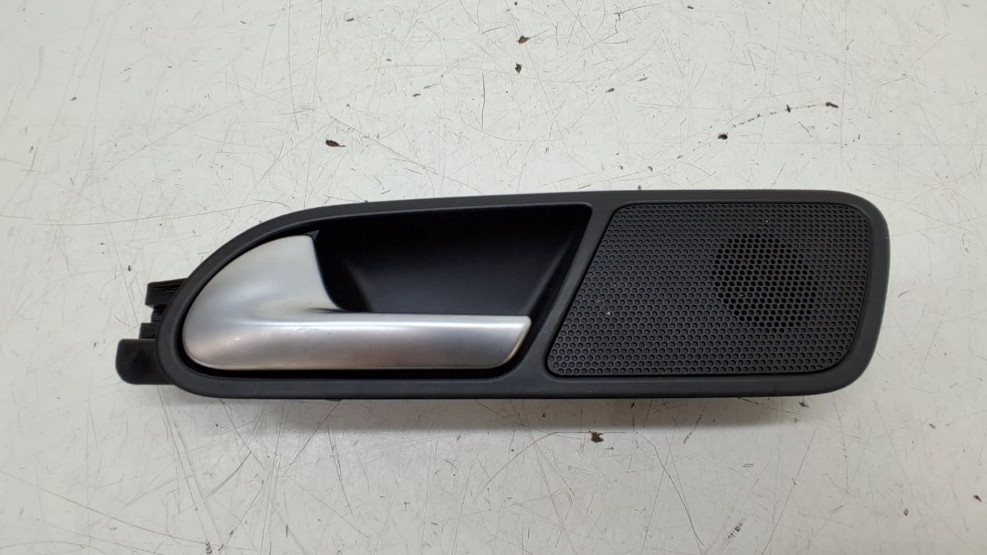 Maneta interior trasera izquierda VOLKSWAGEN TIGUAN (AX1)