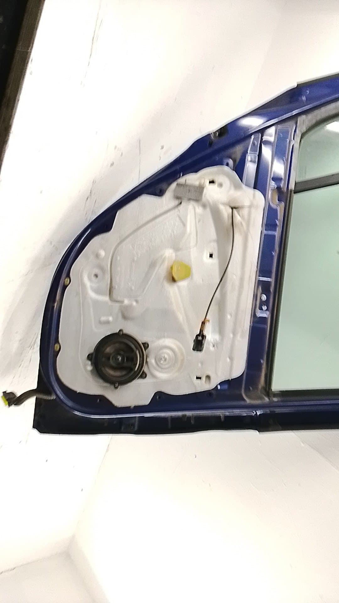 Puerta trasera izquierda RENAULT CLIO III 4