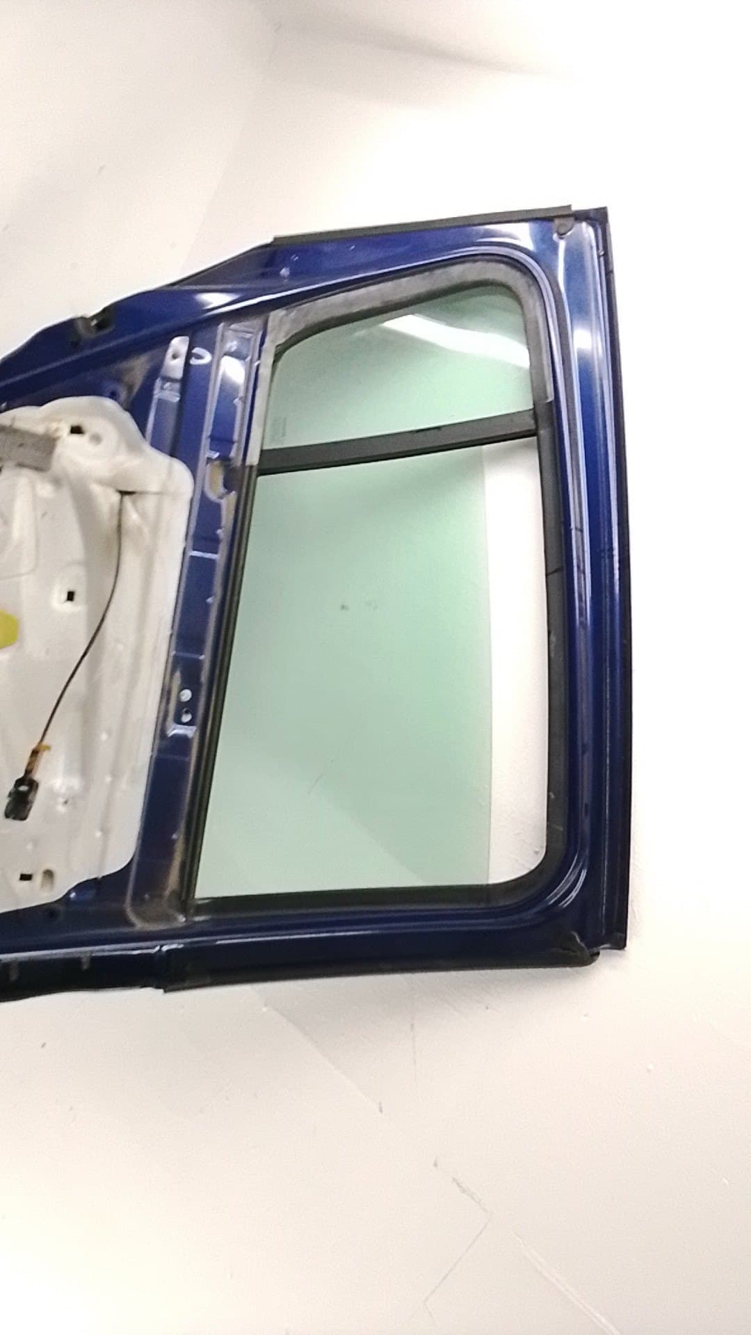 Puerta trasera izquierda RENAULT CLIO III 3