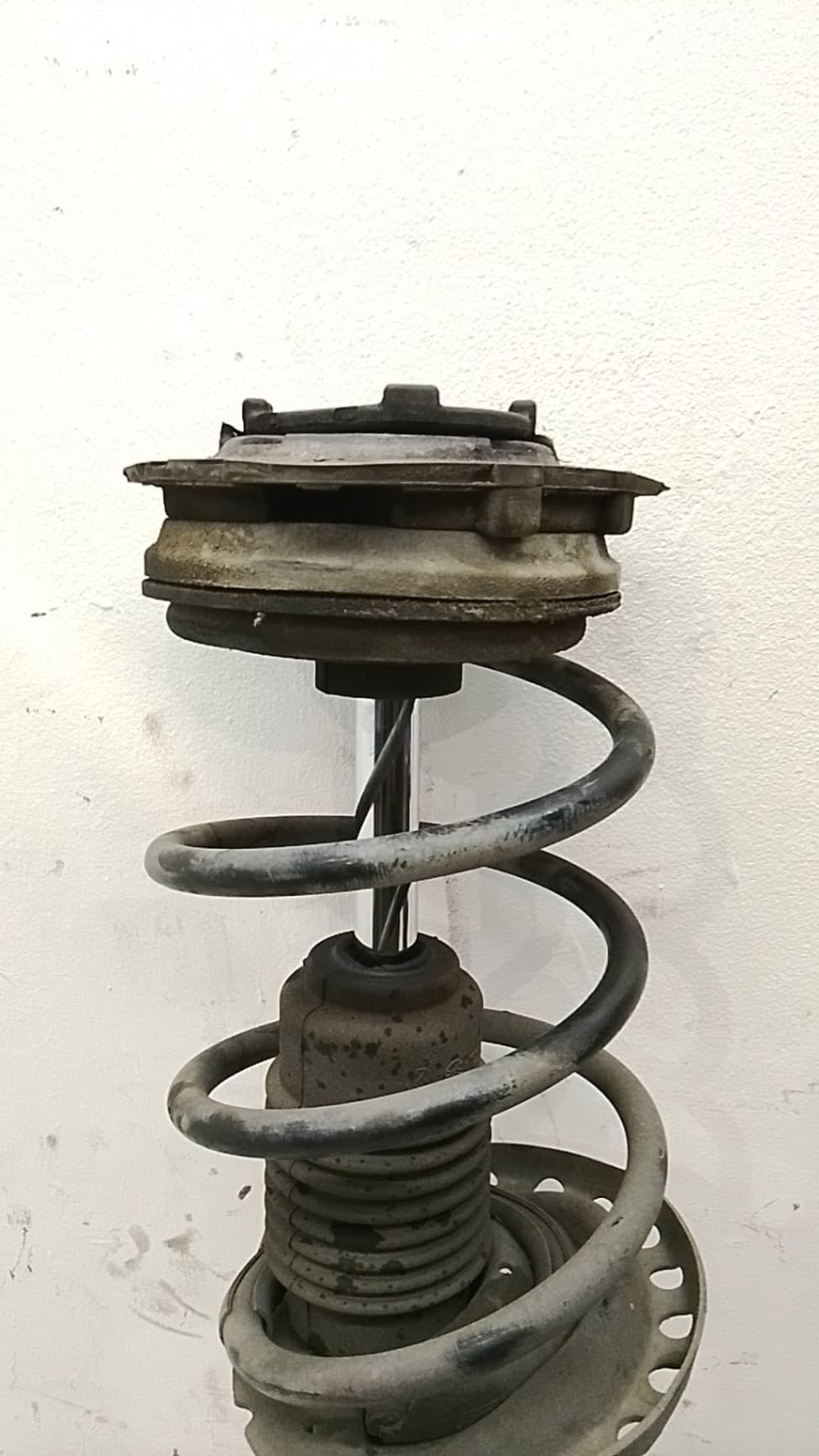 Amortiguador delantero izquierdo RENAULT CLIO III 4