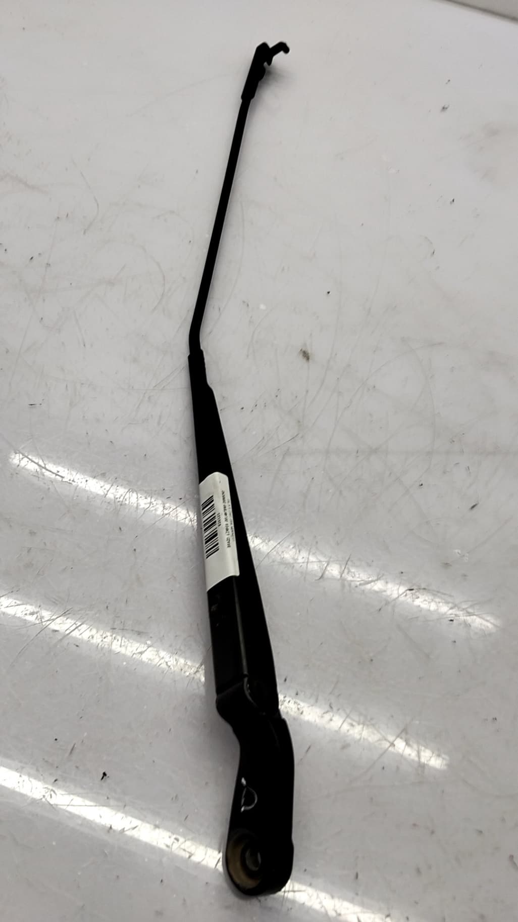 Brazo limpia delantero derecho VOLKSWAGEN POLO (9N1) 4