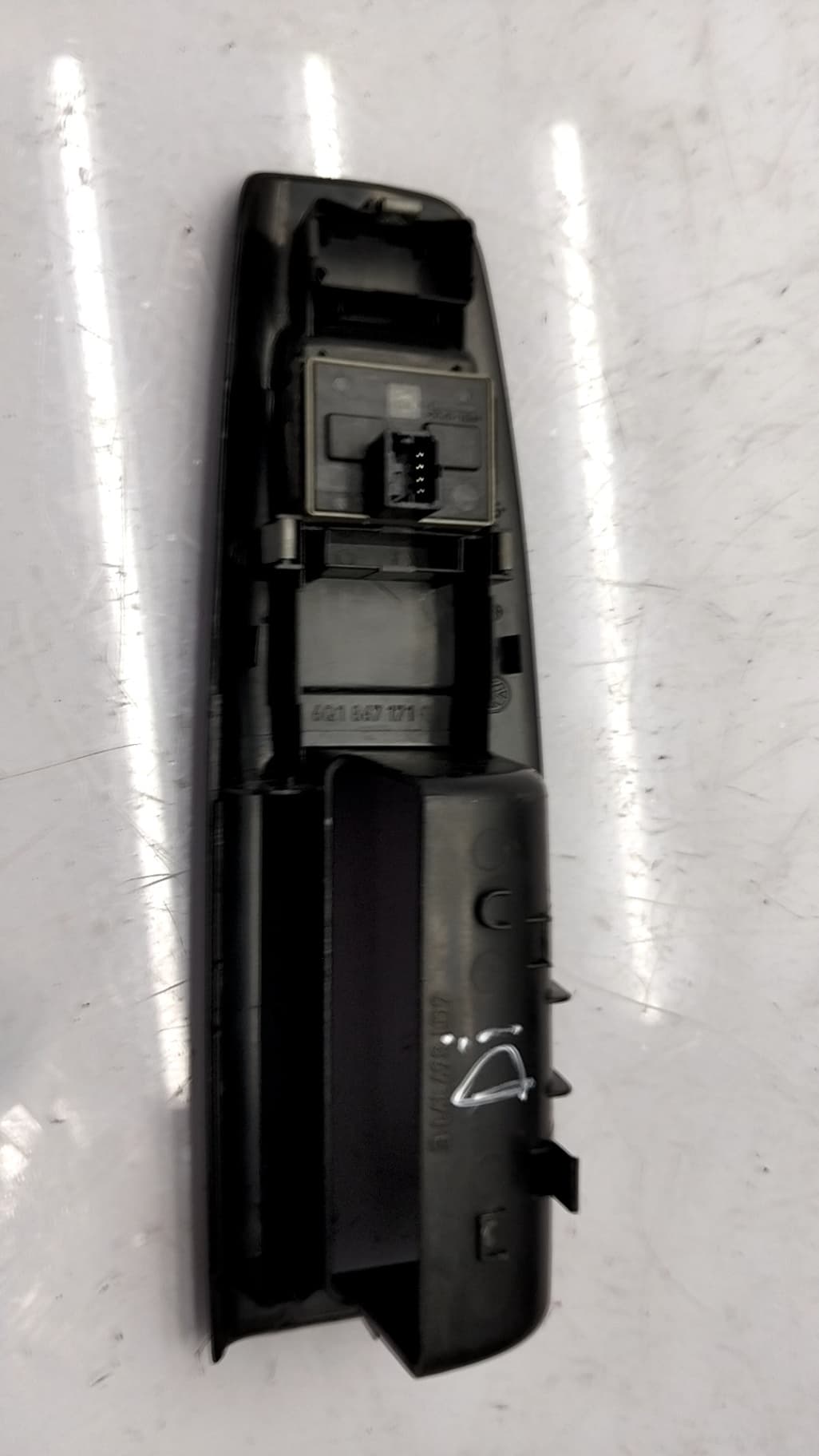 Mando elevalunas delantero izquierdo VOLKSWAGEN POLO (9N1) 3
