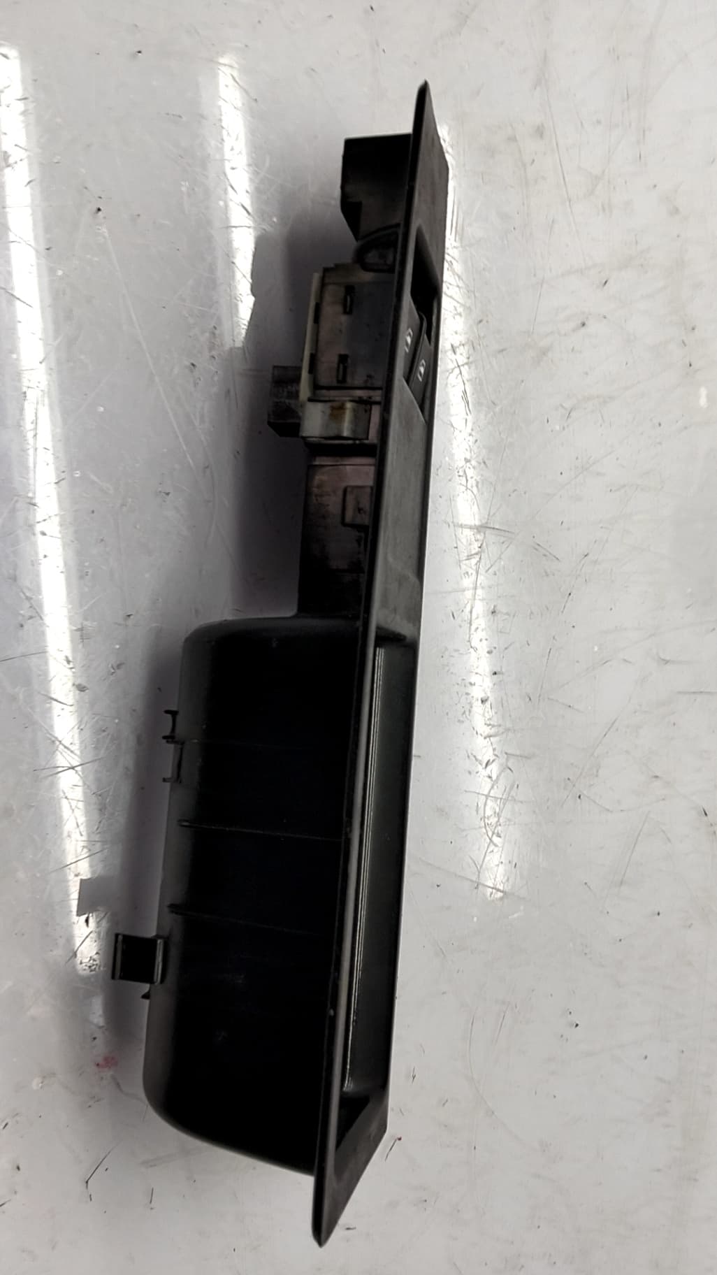 Mando elevalunas delantero izquierdo VOLKSWAGEN POLO (9N1) 2