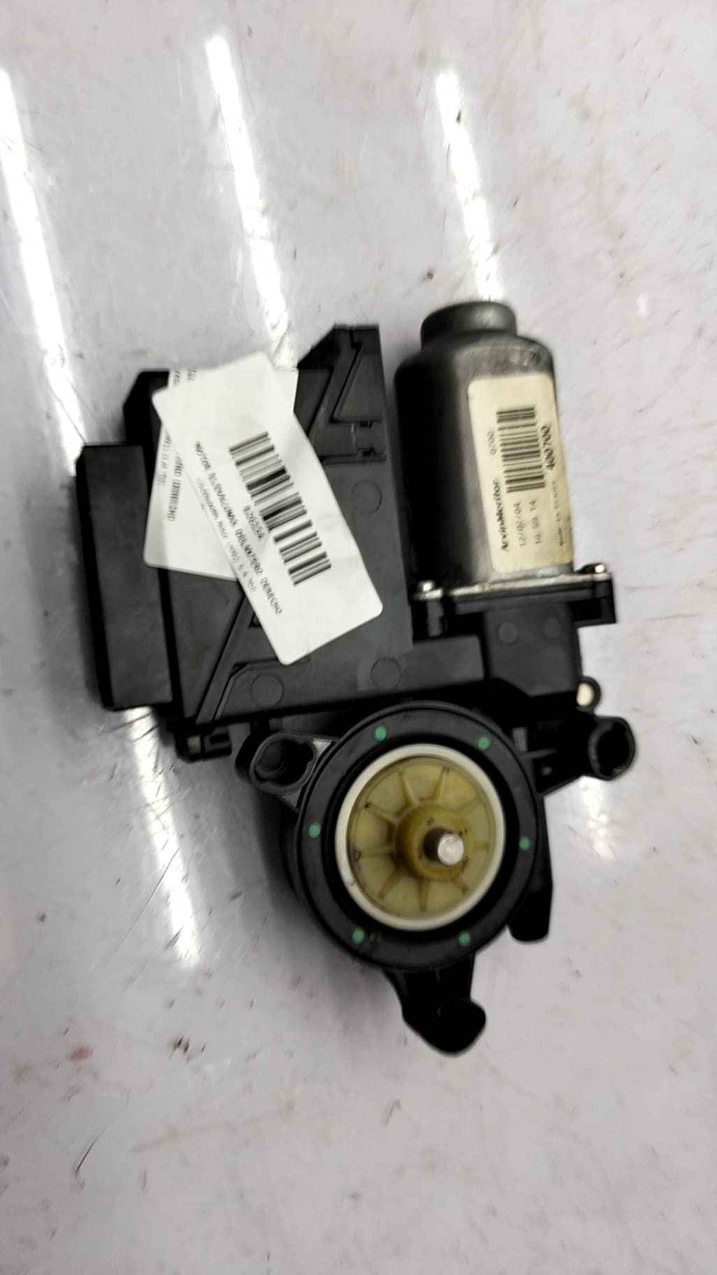 Motor elevalunas delantero derecho VOLKSWAGEN POLO (9N1) 3