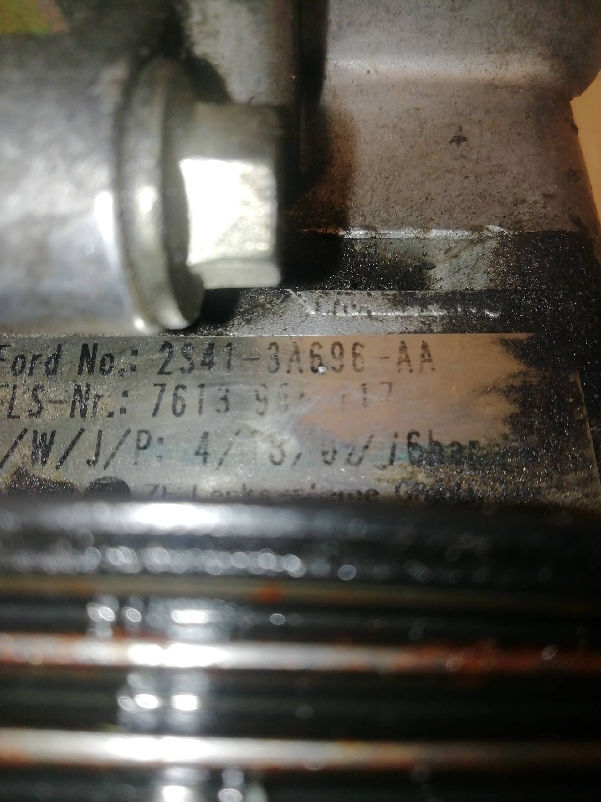 Bomba direccion FORD FOCUS BERLINA (CAK) 2