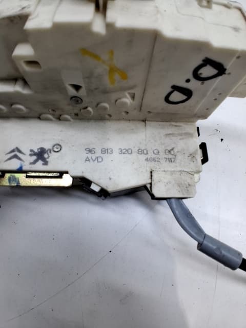 Cerradura puerta delantera derecha CITROEN C4 BERLINA