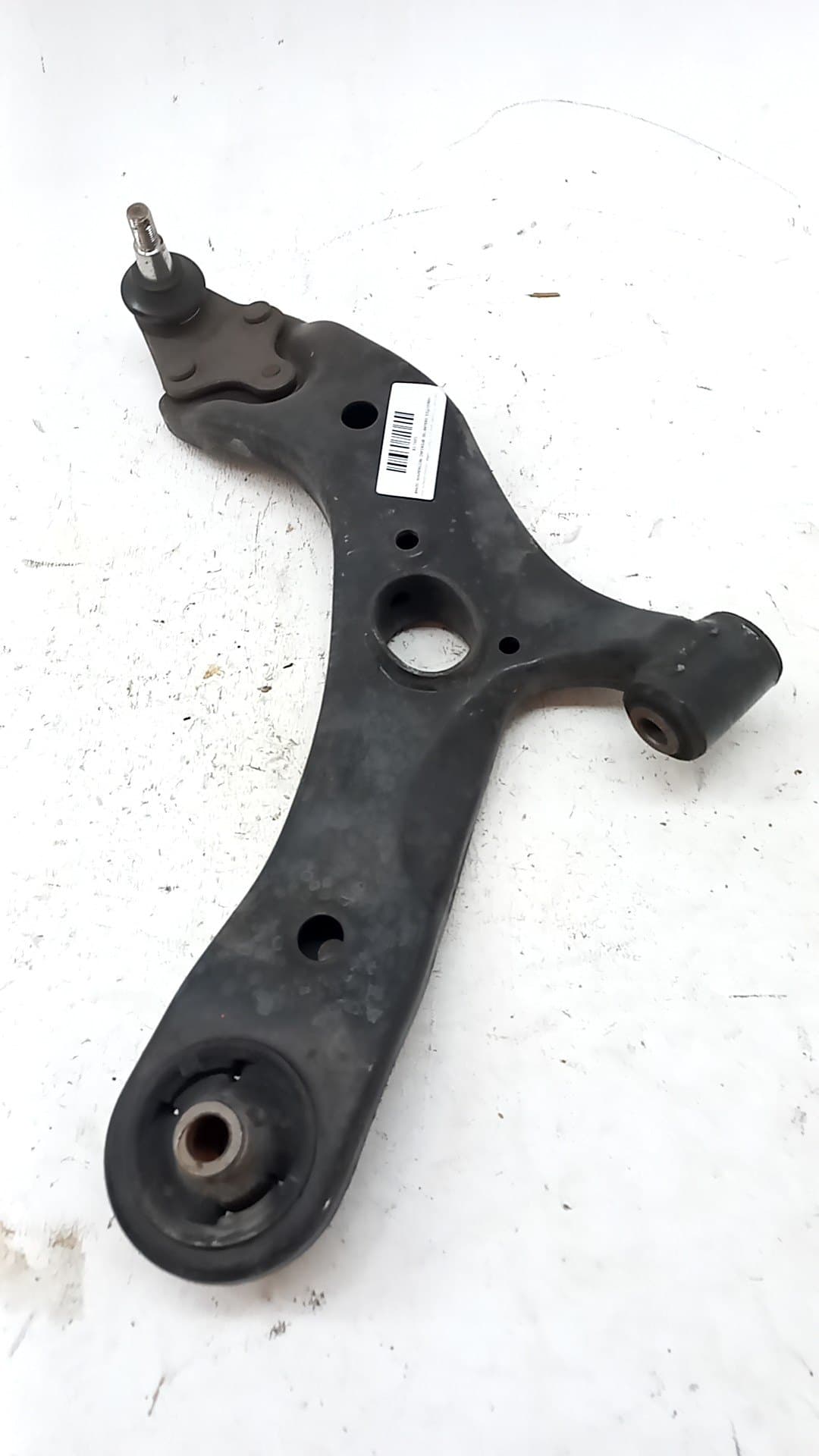 Brazo suspension inferior delantero izquierdo TOYOTA AVENSIS STATION WAGON (_T27_)