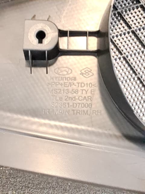Guarnecido puerta delantera derecha HYUNDAI TUCSON 2
