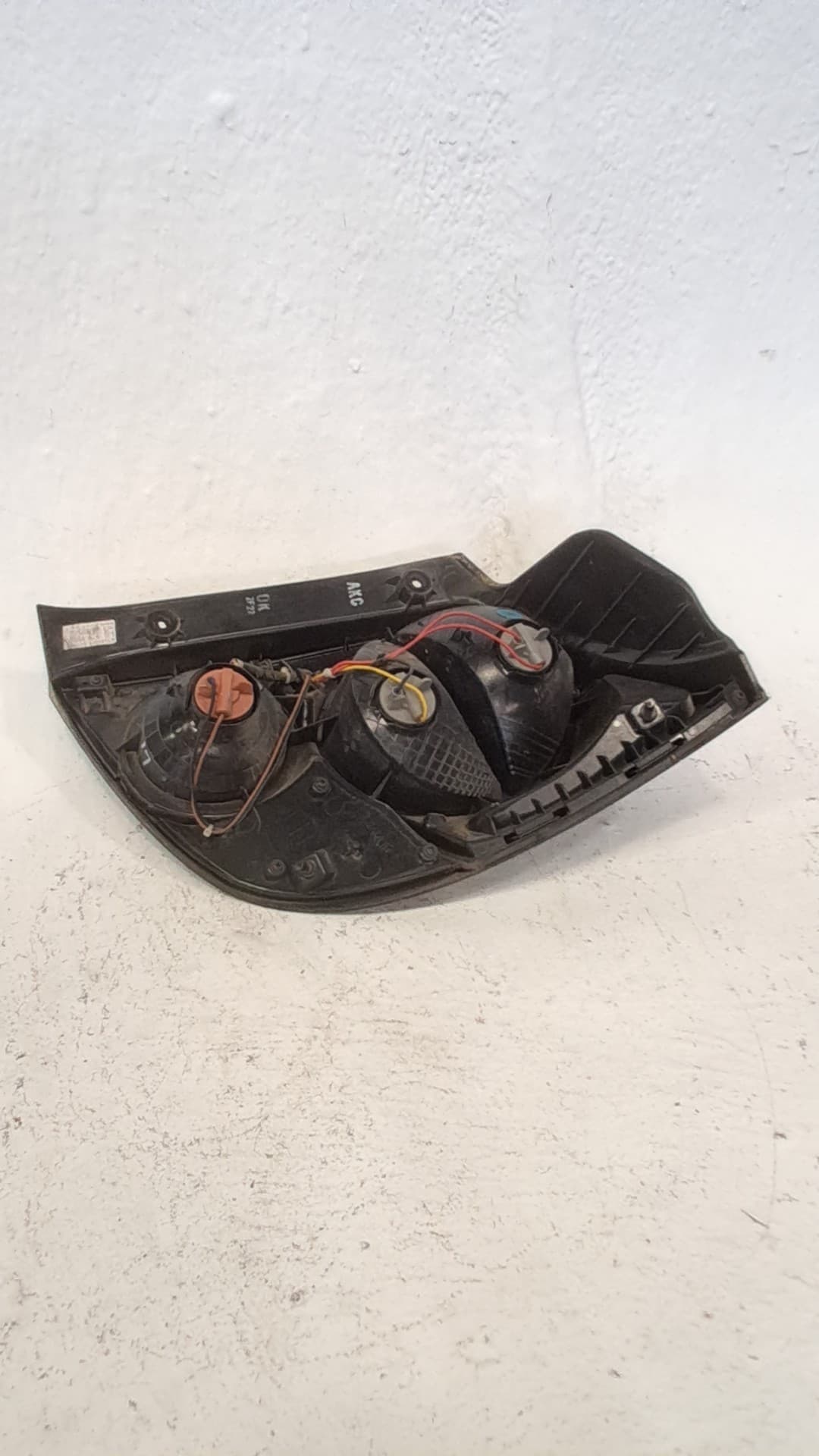 Piloto trasero izquierdo CHEVROLET AVEO HATCHBACK (T300) 2