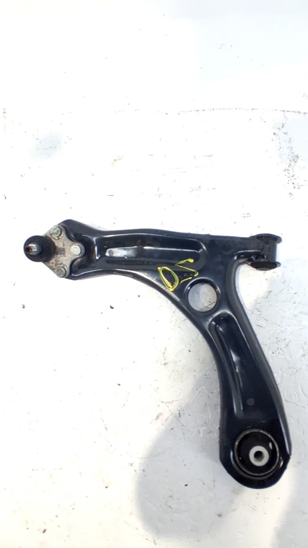 Brazo suspension inferior delantero derecho VOLKSWAGEN UP! (122)